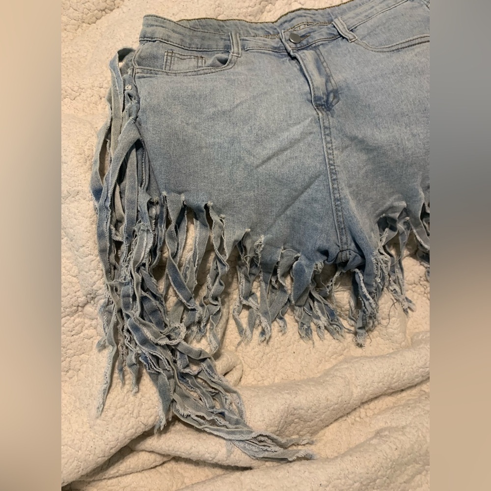 Jeans Fringe Booty Denim Shorts High Waisted NWOT
Sz 2XL Western Cowgirl Boho - Picture 9 of 11